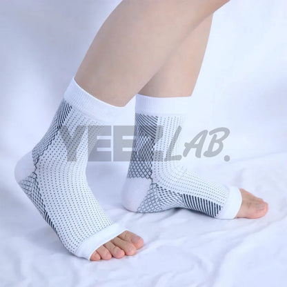 CompressMD – Targeted Nano-Fiber Compression Socks for Superior Support