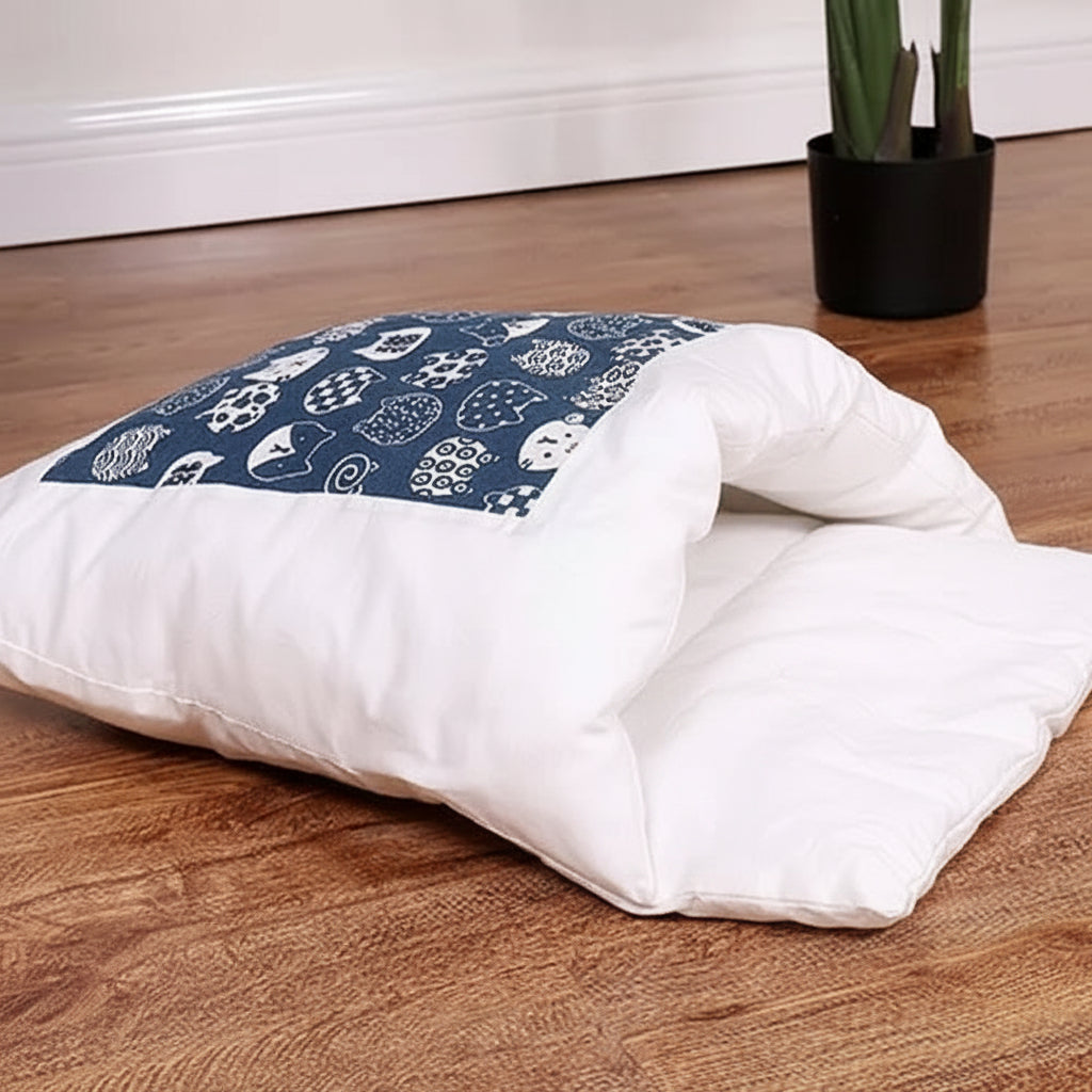 Enclosed Cave Cat Bed with Built-In Pillow and Plush Fabric