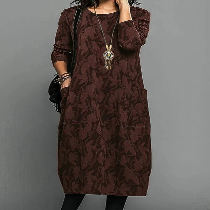 Women's Relaxed Winter Dress with Round Neckline and Heat-Trapping Fabric