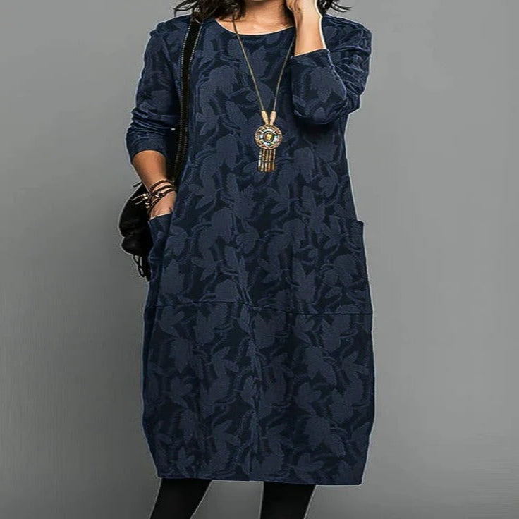 Women's Relaxed Winter Dress with Round Neckline and Heat-Trapping Fabric