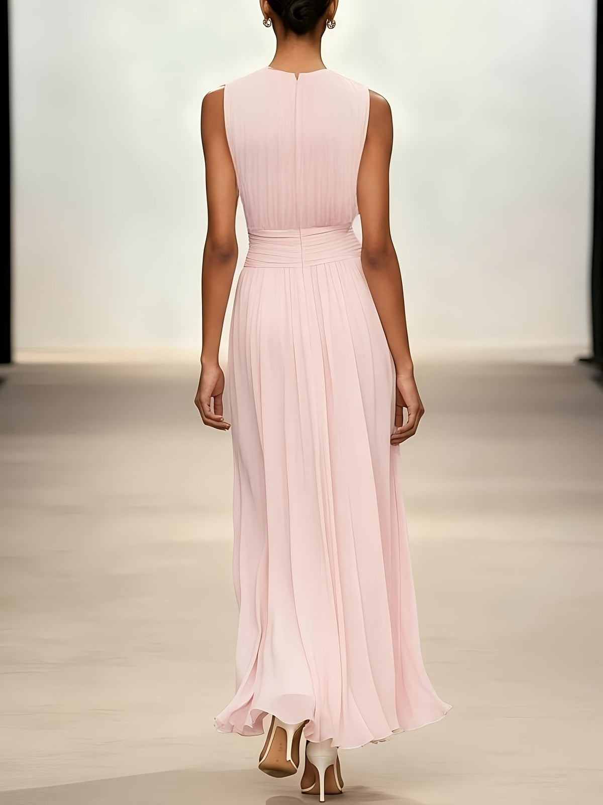 Sleeveless Pleated Maxi Dress with Ruched Waist for Wedding Events